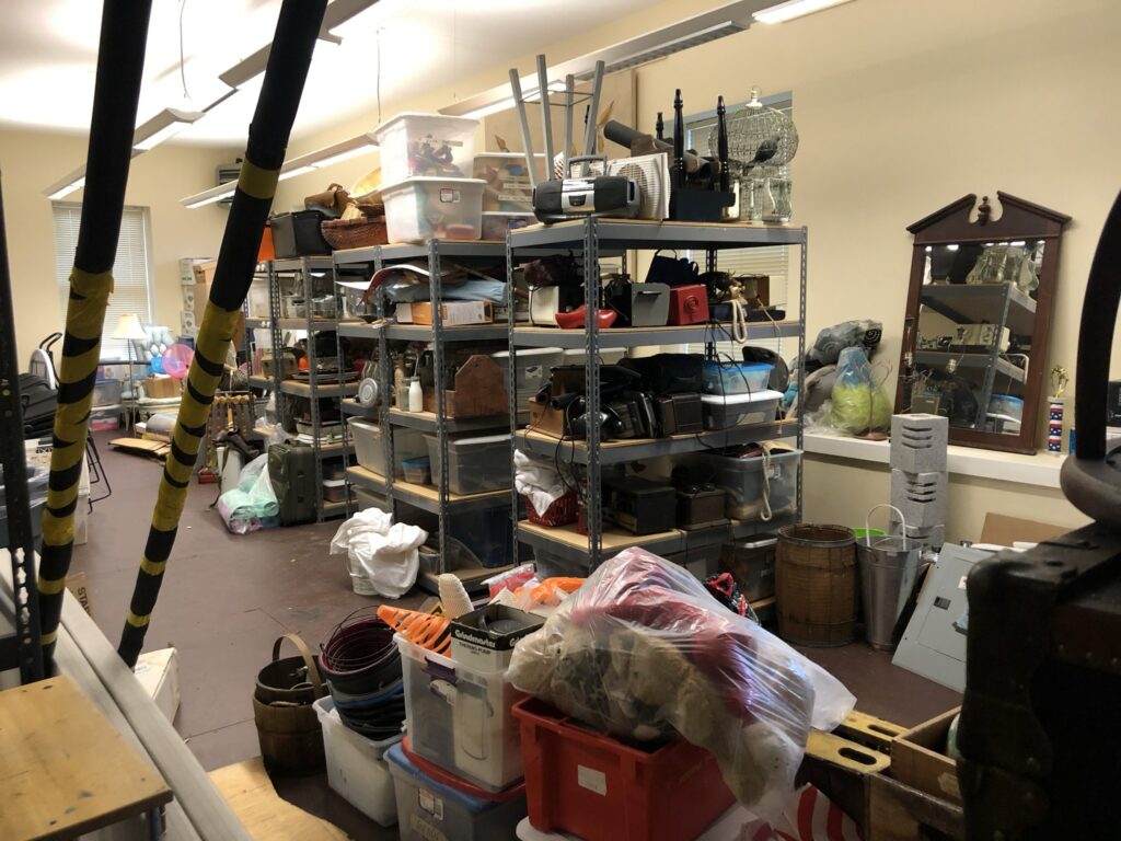 This image has an empty alt attribute; its file name is seond-floor-temporary-storage-large-room-1024x768.jpg